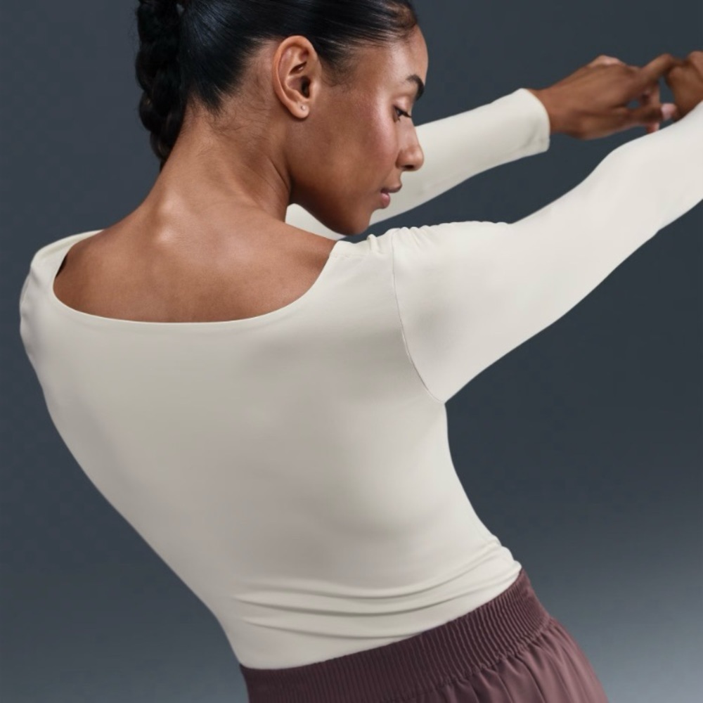 Nike Form Fitted Long-Sleeve Bodysuit New With Tags Size M - Picture 3 of 10